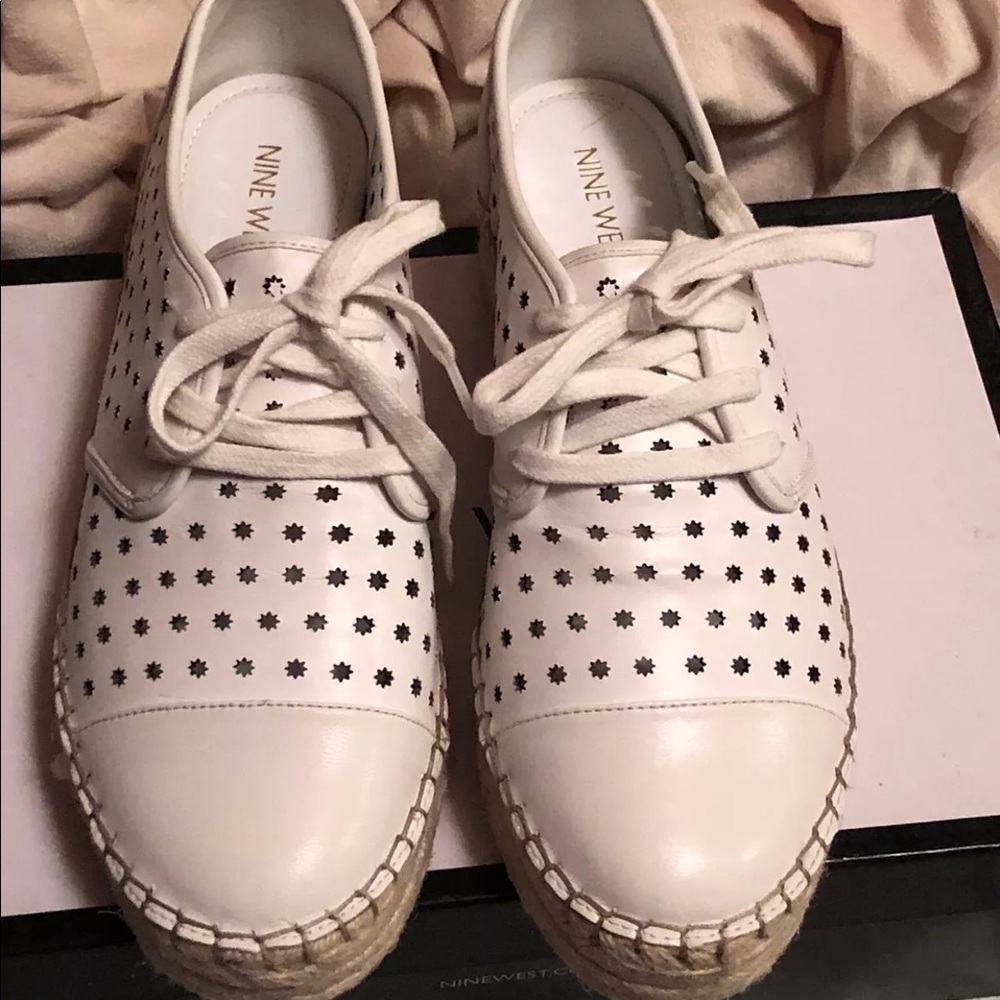 NEW-  LEATHER Nine West Women’s Size 8 Flats